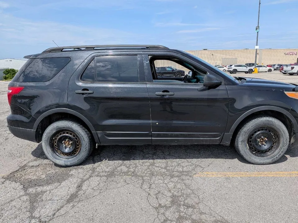 Ford Explorer 2013 photo 3