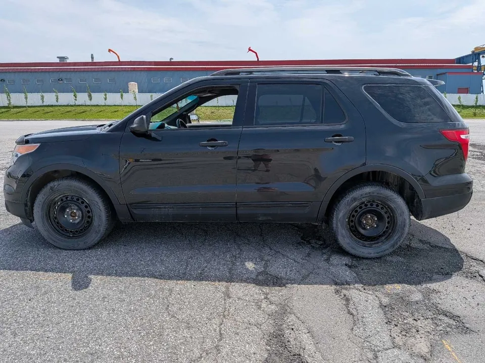 Ford Explorer 2013 photo 2
