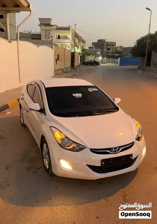 Hyundai Elantra 2012 photo 2