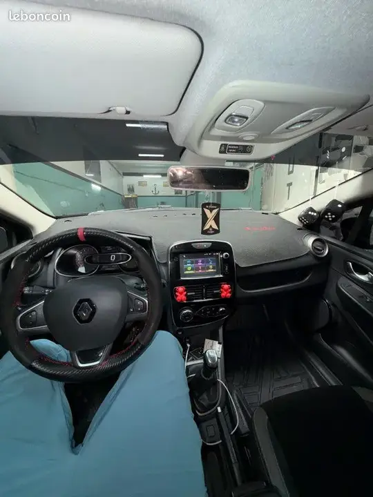 Renault Clio 2017 photo 3