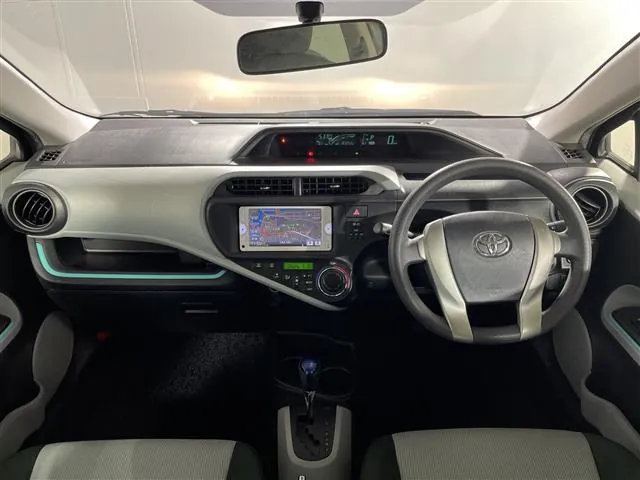Toyota Aqua S 2013 photo 2