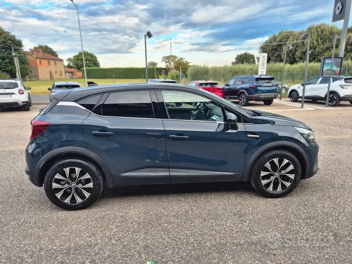 Renault Captur 2023 photo 3