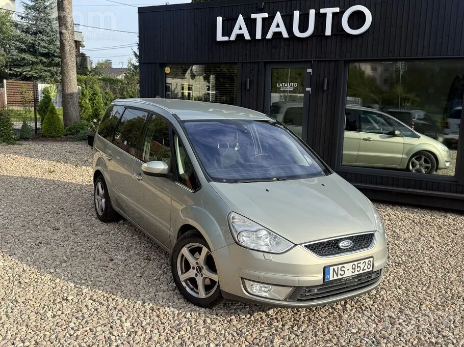 Ford Galaxy 2009 photo 2