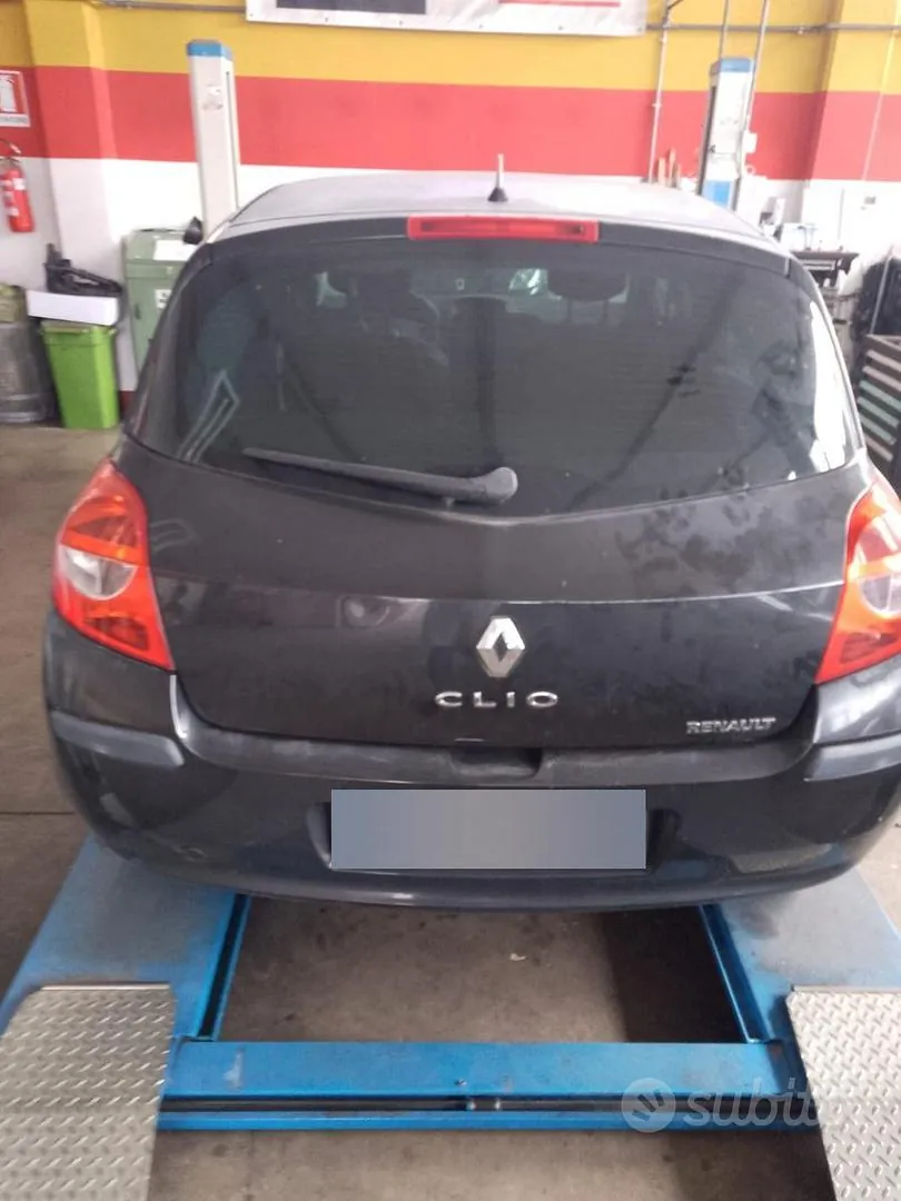 Renault Clio 2007 photo 3