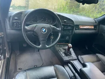 BMW 318I