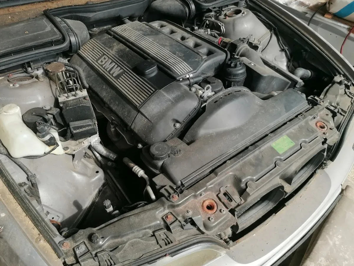 BMW 5 Series 1999 photo 2