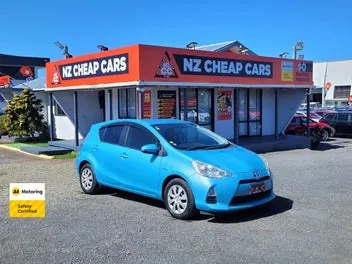 Toyota Aqua 2013 photo 2