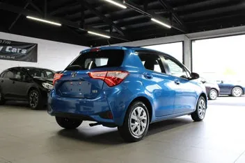 Toyota Vitz 2017 photo 4