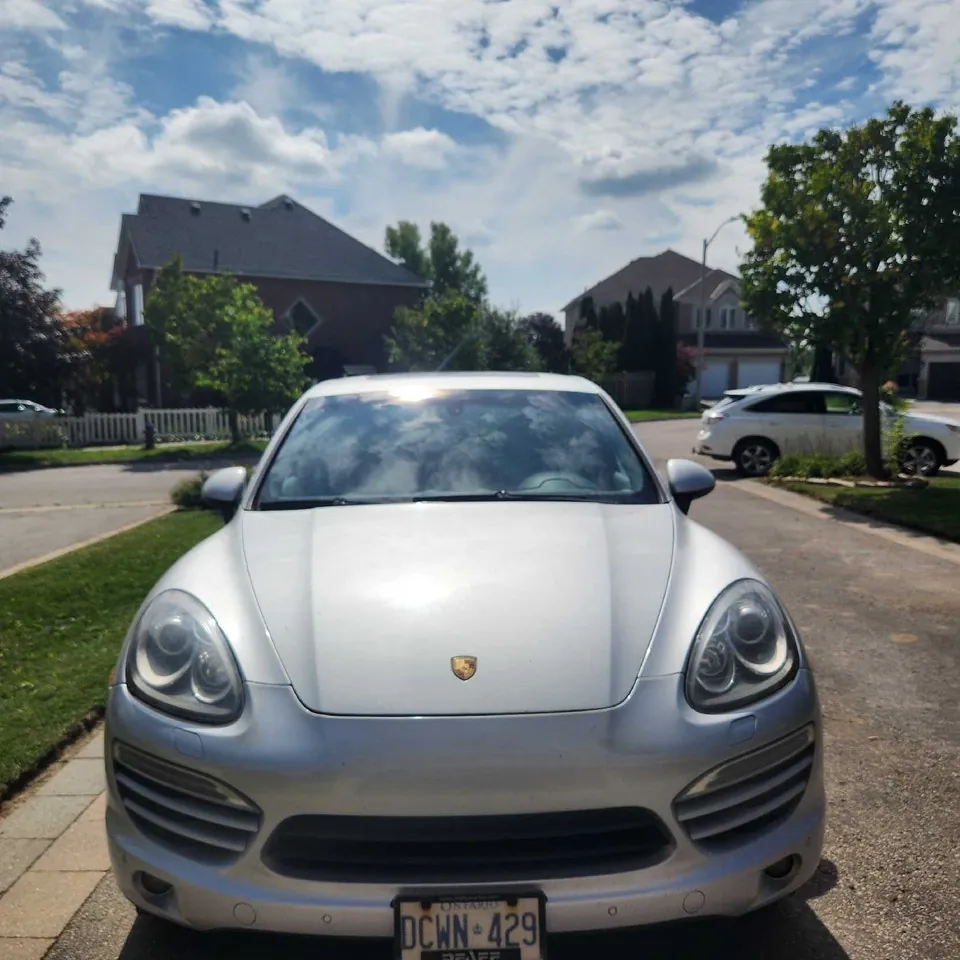 Porsche Cayenne 2011 photo 2