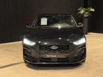 Ford Focus 2023 photo 2