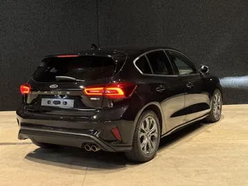 Ford Focus 2023 photo 3