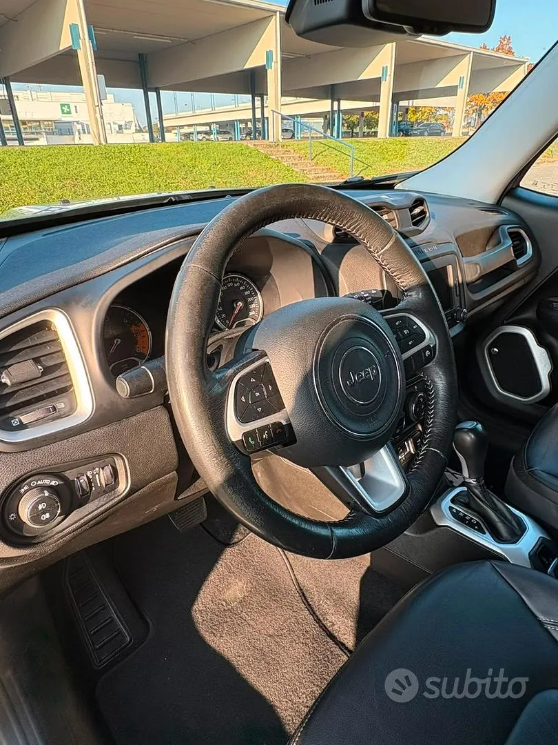 Jeep Renegade 2015 photo 4