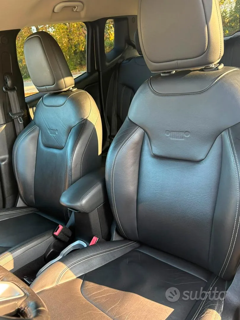 Jeep Renegade 2015 photo 5