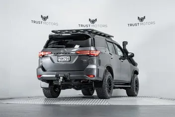 Toyota Fortuner 2022 photo 4