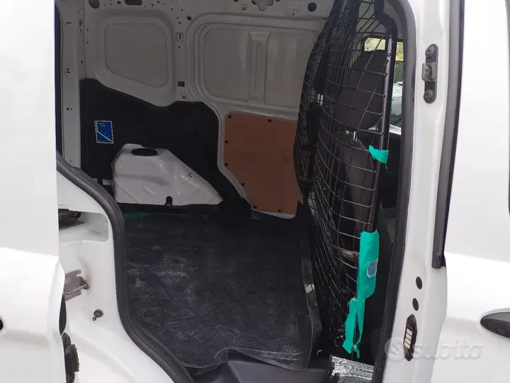 Ford Transit Courier 2023 photo 5