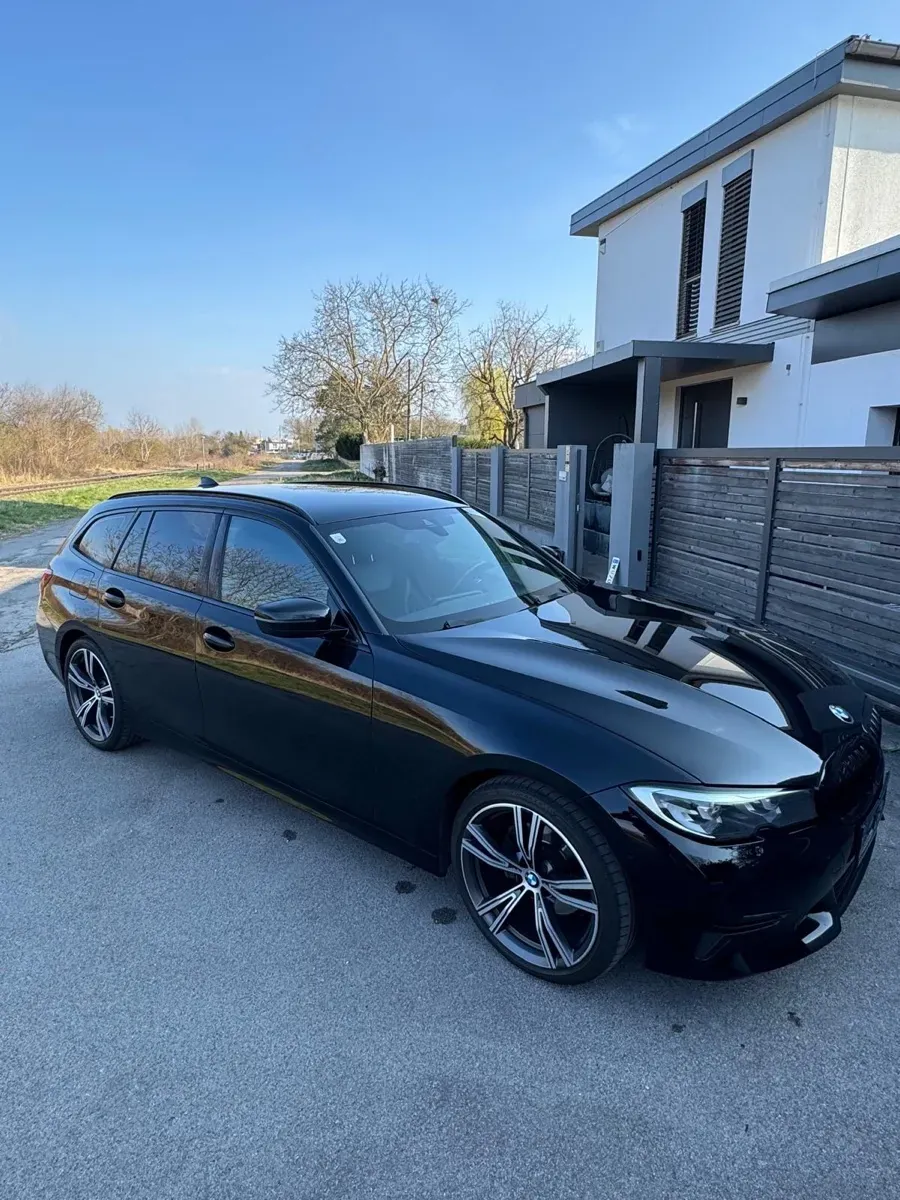 BMW 3 Series 2021 photo 3