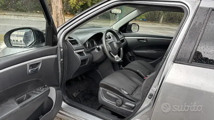 Suzuki Swift 2010 photo 4