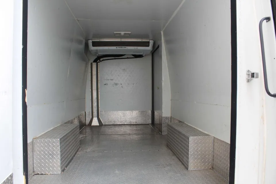 Mercedes-Benz Sprinter Van 2020 photo 2