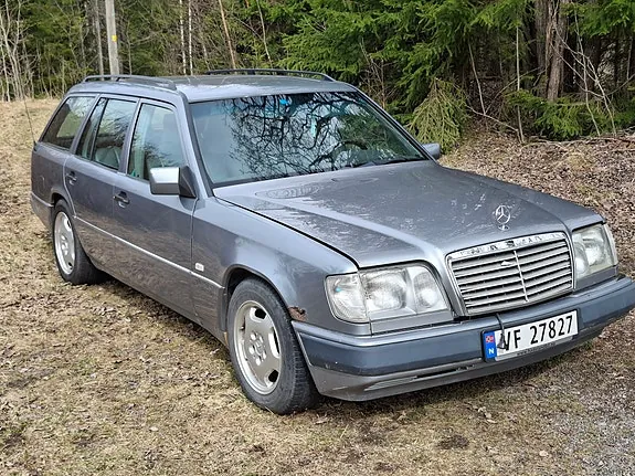 Mercedes-Benz E230