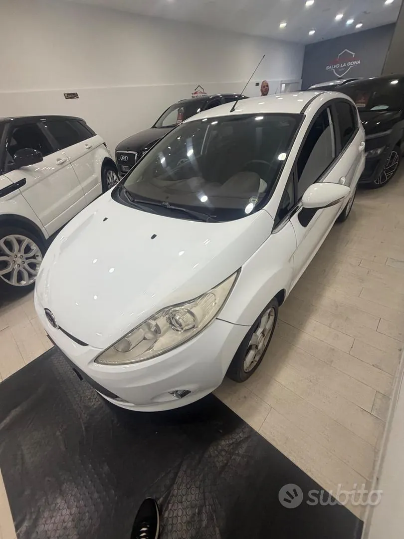 Ford Fiesta 2010 photo 3