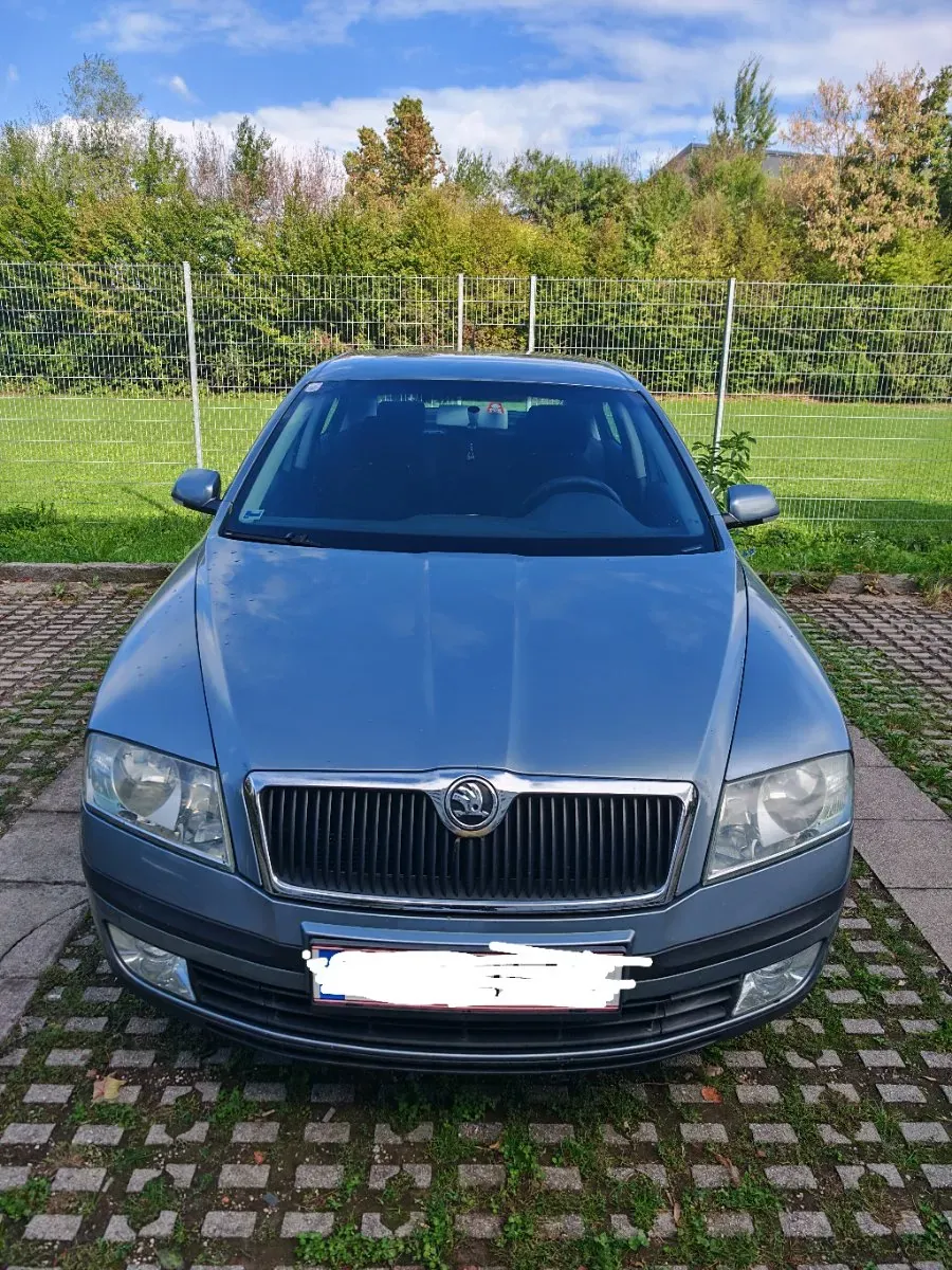 Skoda Octavia 2004 photo 2