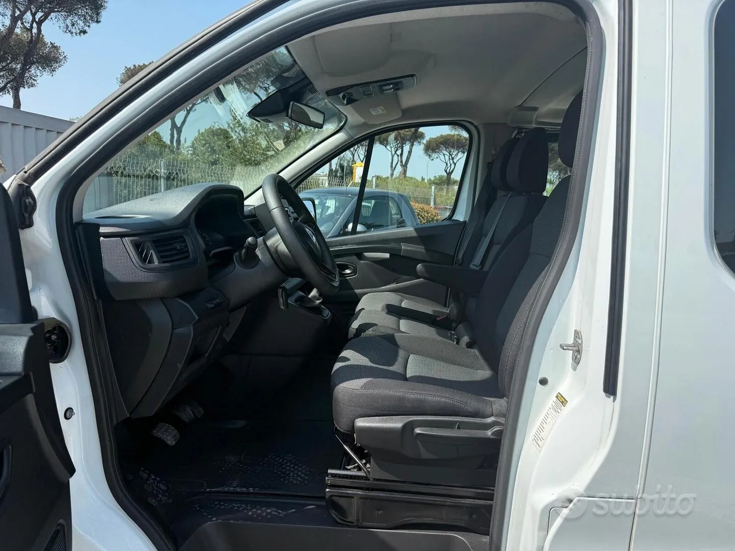 Renault Trafic 2023 photo 5