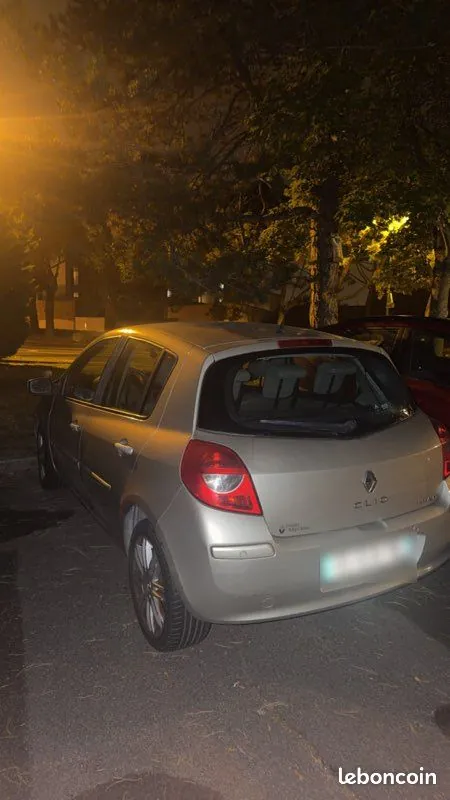 Renault Clio 2006 photo 3