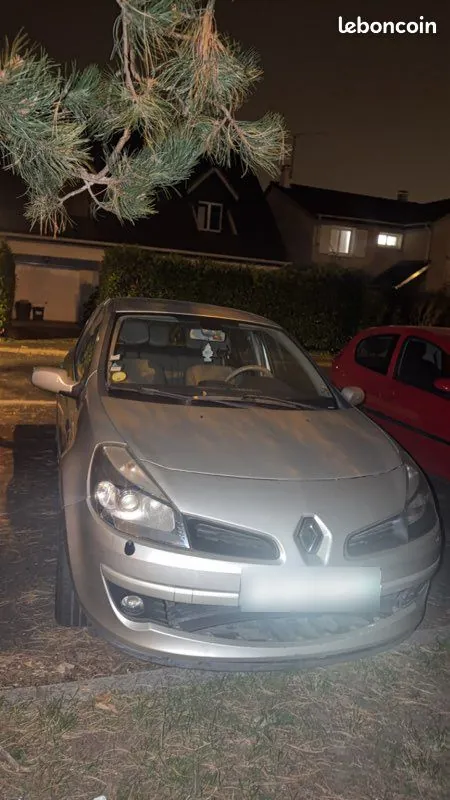 Renault Clio 2006 photo 2