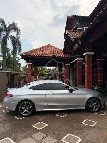 Mercedes-Benz C200