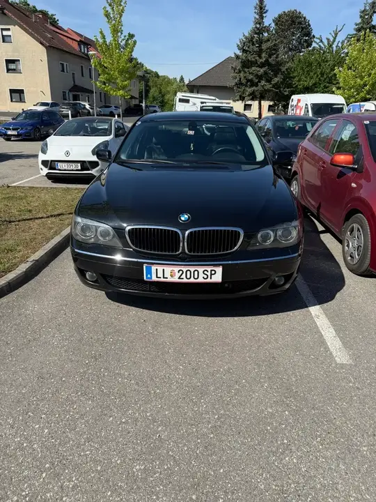 BMW 7 Series 2008 photo 2
