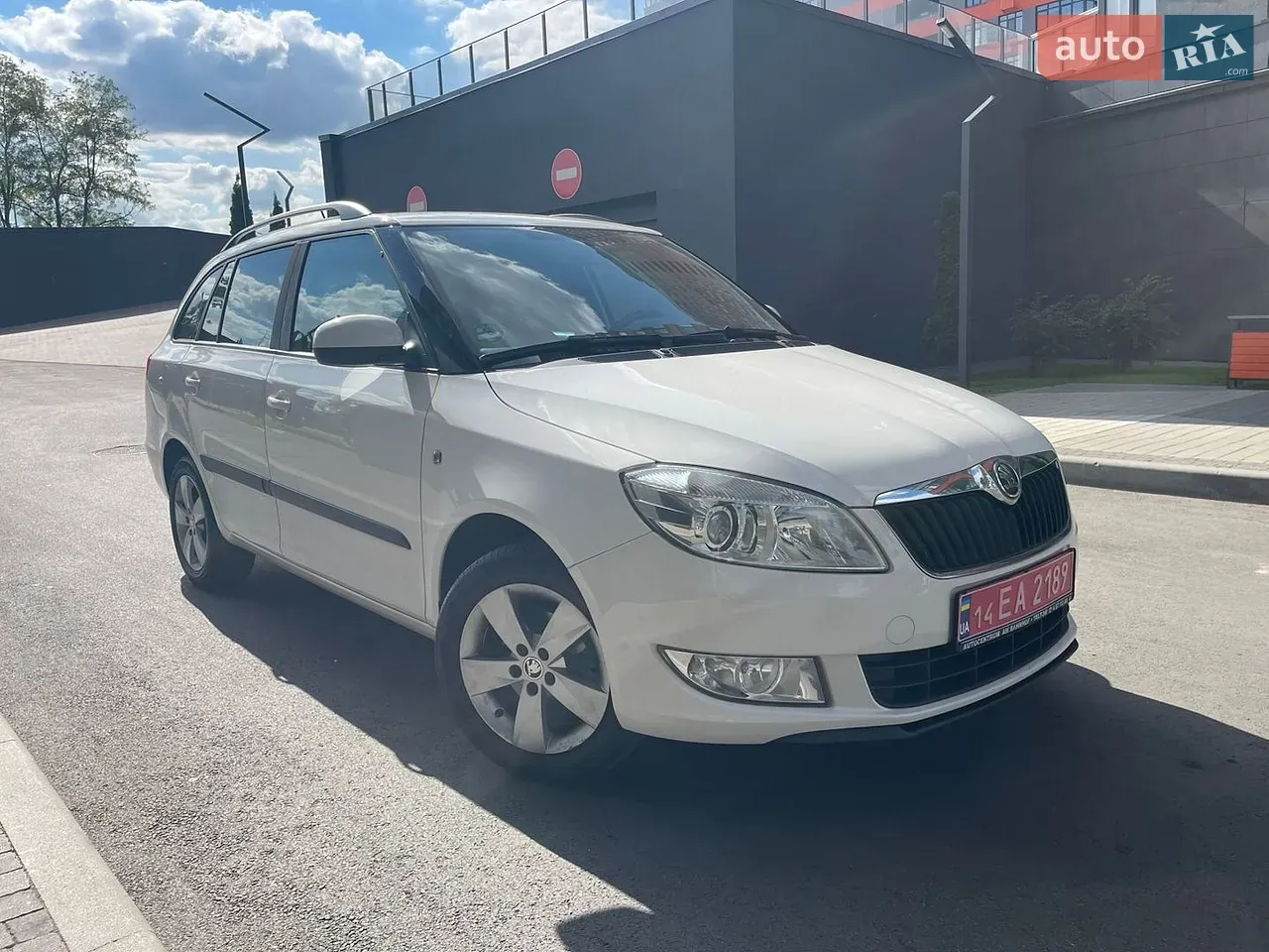 Skoda Fabia 2012 photo 2