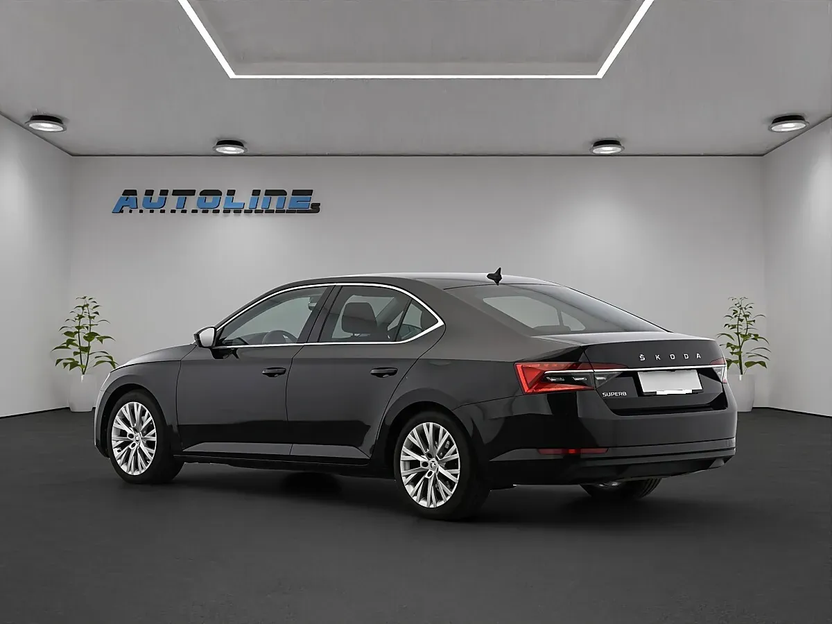 Skoda Superb 2022 photo 2