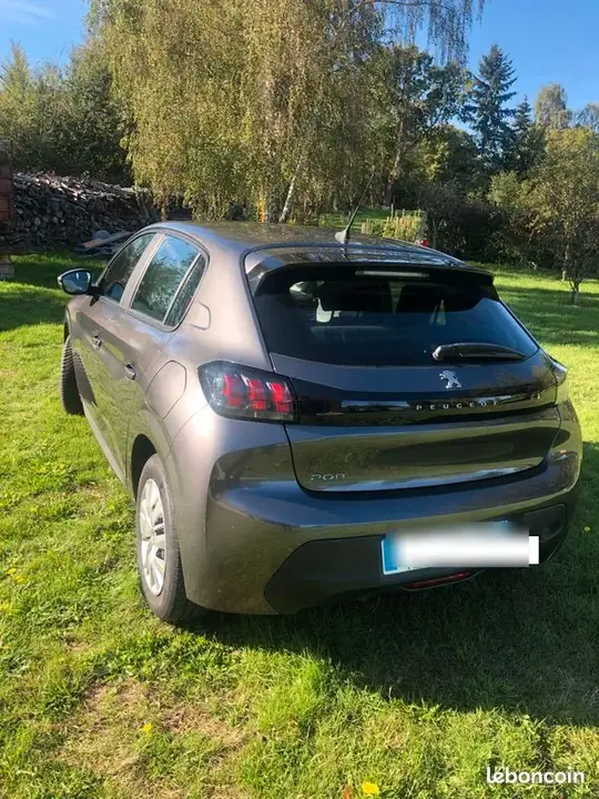 Peugeot 208 2021 photo 2