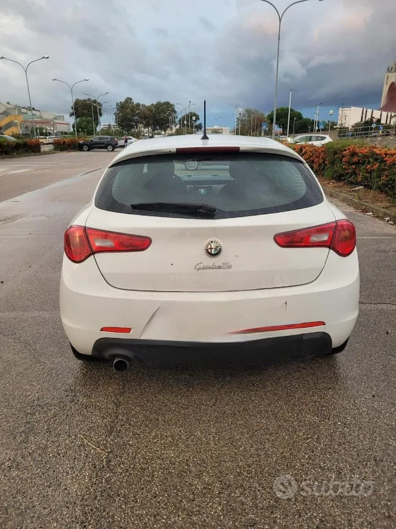Alfa Romeo Giulietta 2013 photo 4