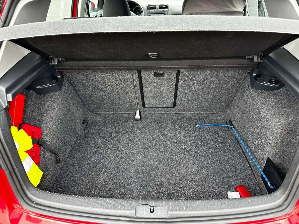 Volkswagen Golf 2012 photo 2