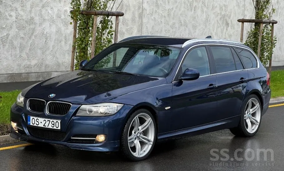 BMW E91 2010 photo 3