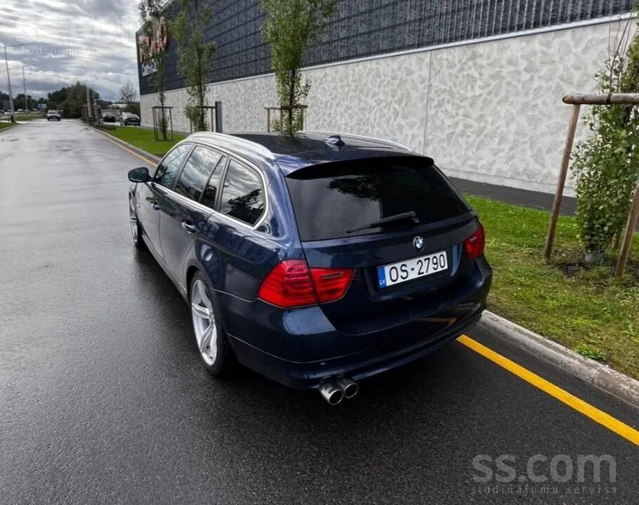 BMW E91 2010 photo 4