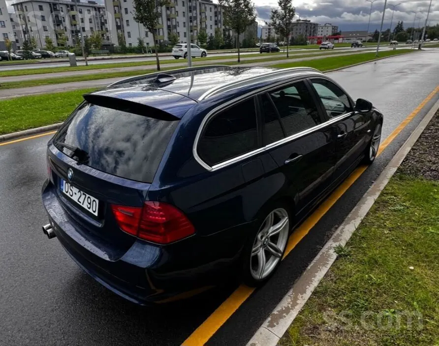 BMW E91 2010 photo 5