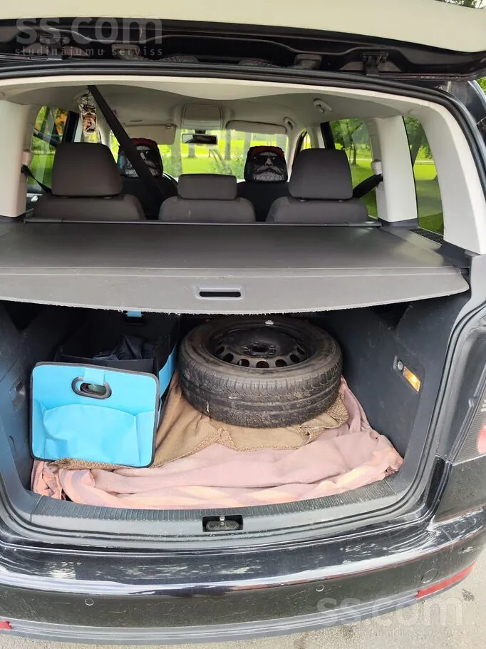 Volkswagen Touran 2009 photo 5