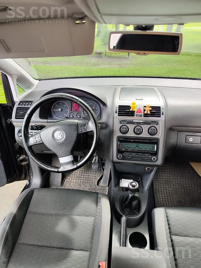 Volkswagen Touran 2009 photo 4