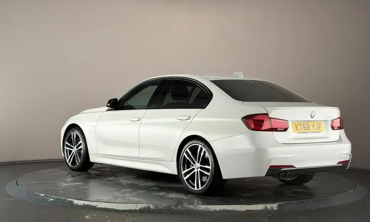 BMW 3 Series 2019 photo 5