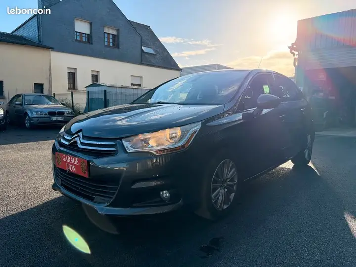 Citroen C4 2011 photo 2