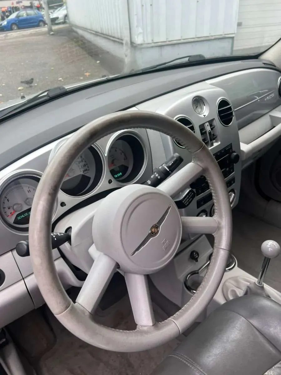 Chrysler Pt Cruiser 2005 photo 2