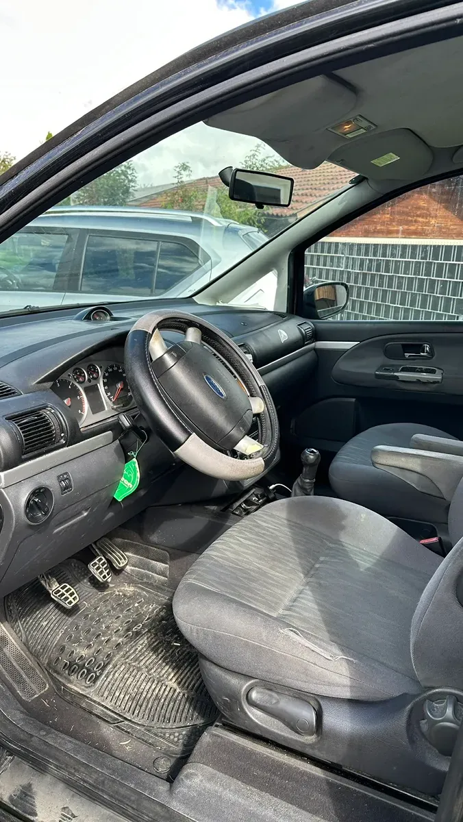 Ford Galaxy 2003 photo 3