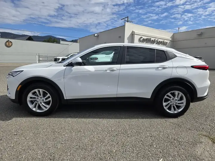 Buick Envista 2026 photo 2