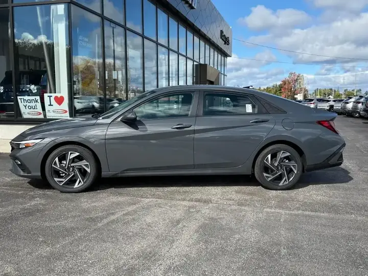 Hyundai Elantra 2026 photo 4