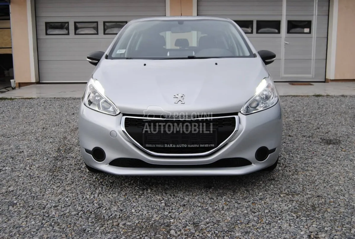 Peugeot 208 2014 photo 2