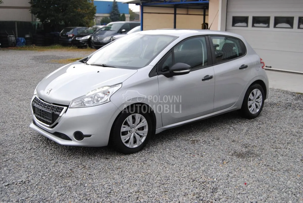 Peugeot 208 2014 photo 4