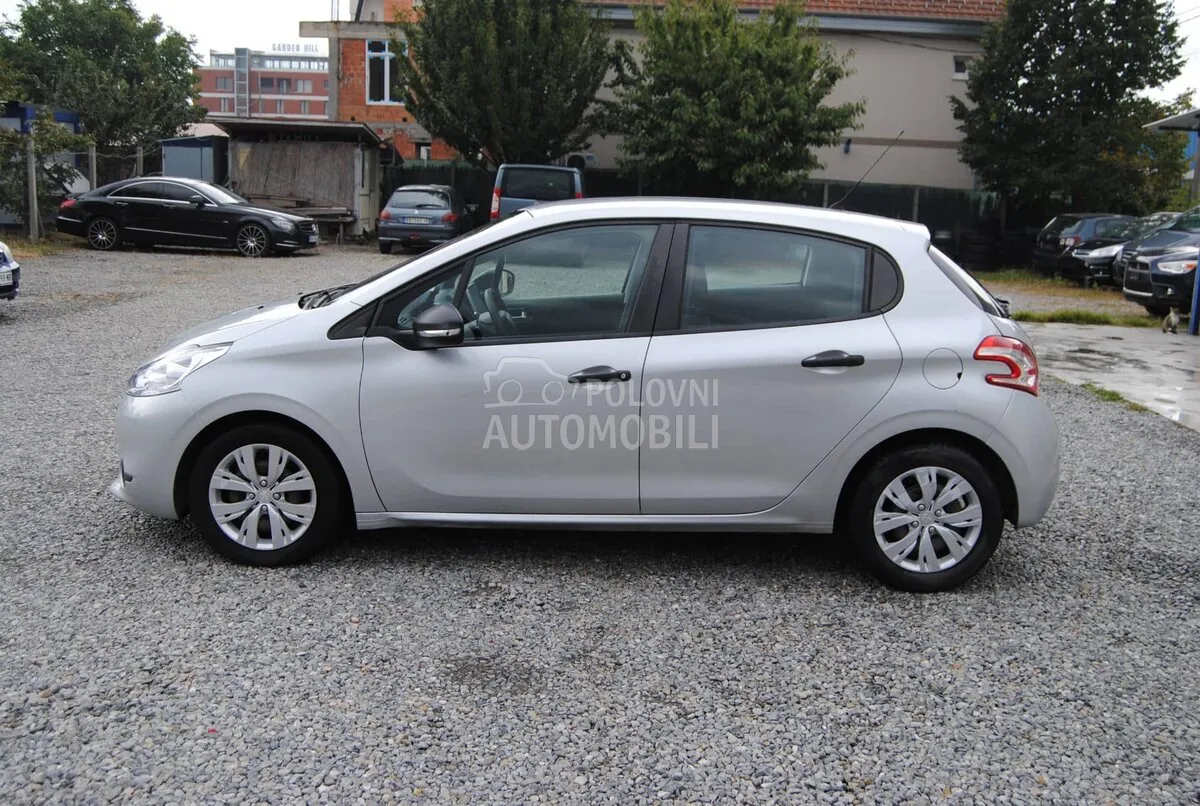 Peugeot 208 2014 photo 5