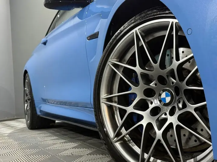 BMW M4 2020 photo 2